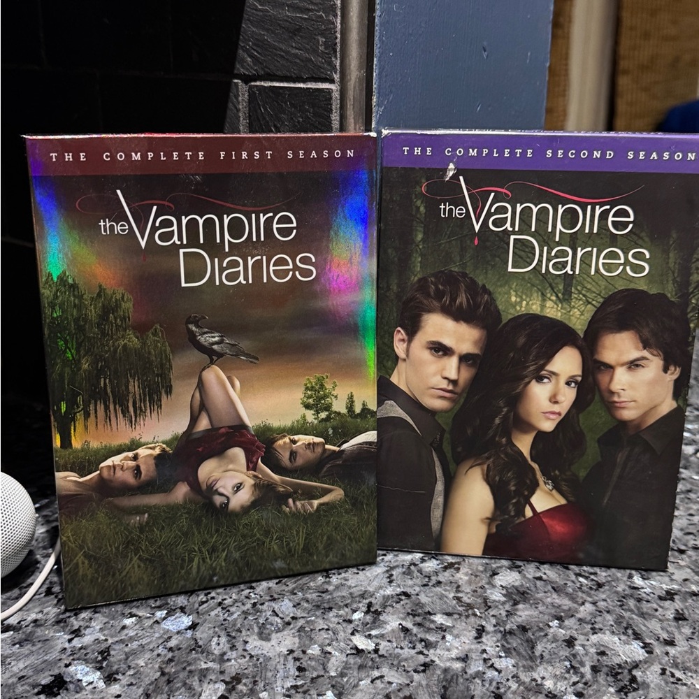 🩸✨ The Vampire Diaries – Complete Seasons 1 & 2 DVD Set ✨🩸